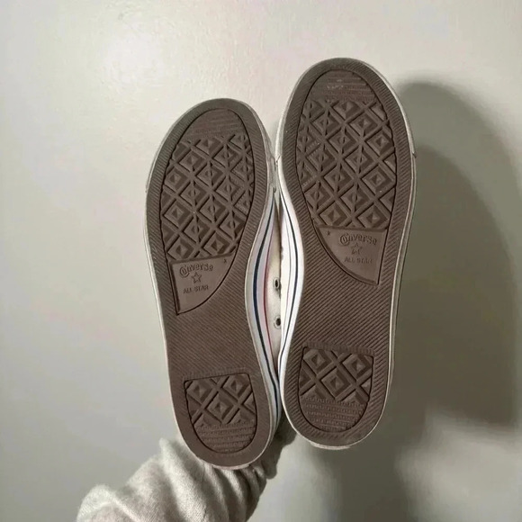 Converse  low cut white sneakers 7 - Picture 6 of 6